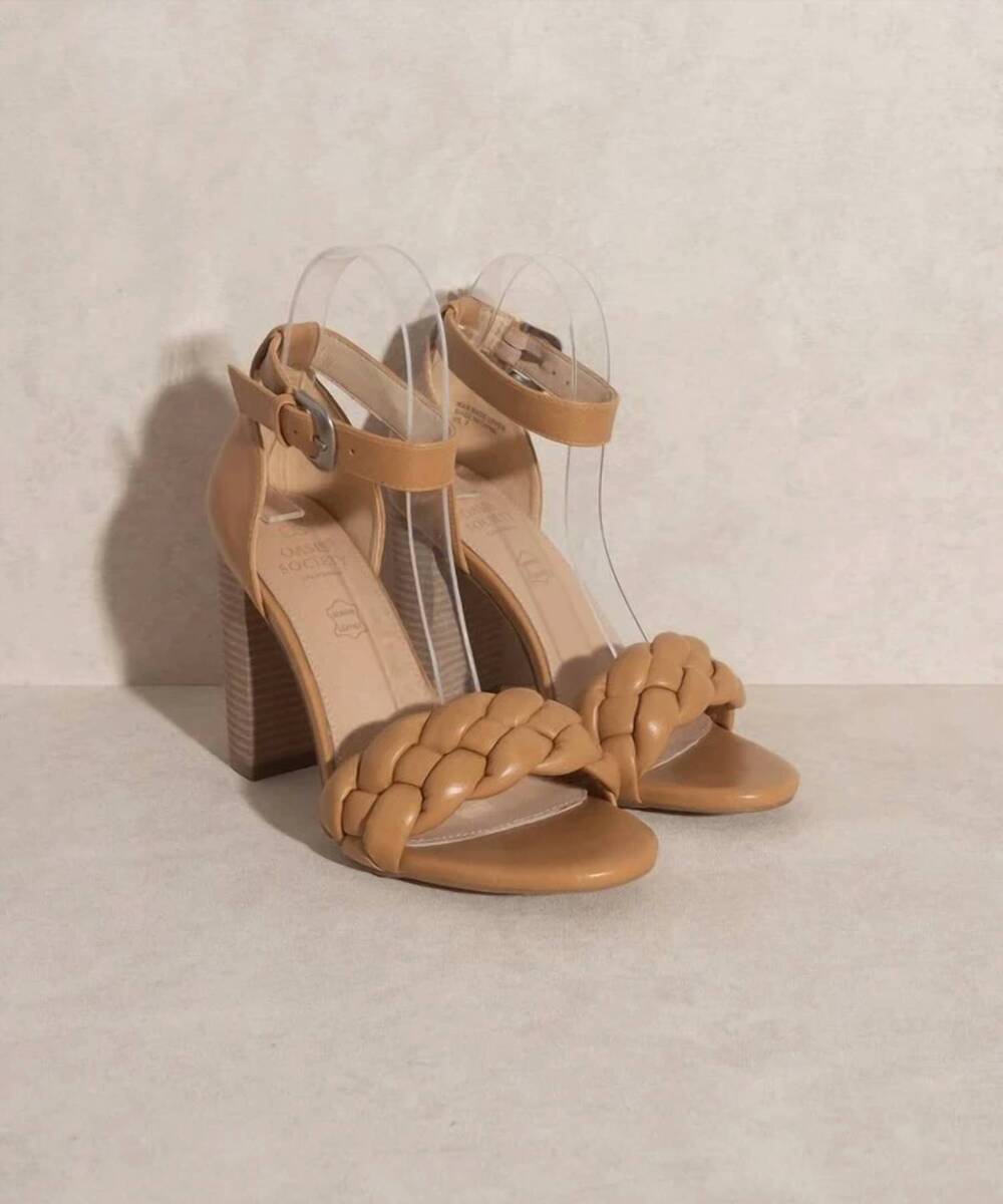 NEW OASIS SOCIETY women's daleyza chain ankle heels in tan